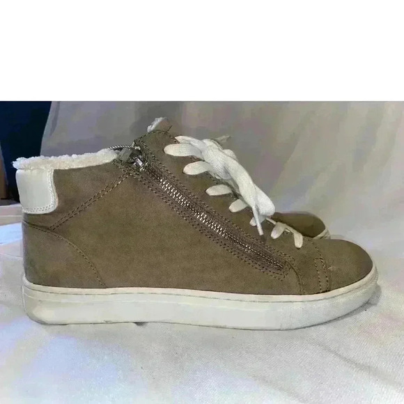 Universal Thread | Tilly Faux Sherpa Lined High Top Sneakers - Taupe Size 10 - Picture 2 of 7